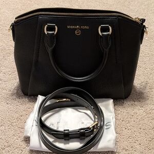 Michael Kors Sienna Black Pebbles Leather Messenger/ Crossbody. New Without Tag
